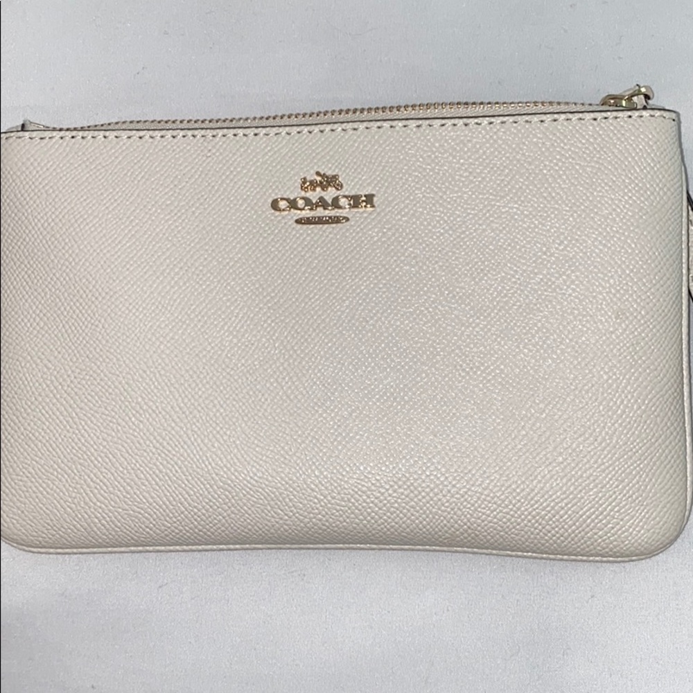 Coach wristlet wallet
